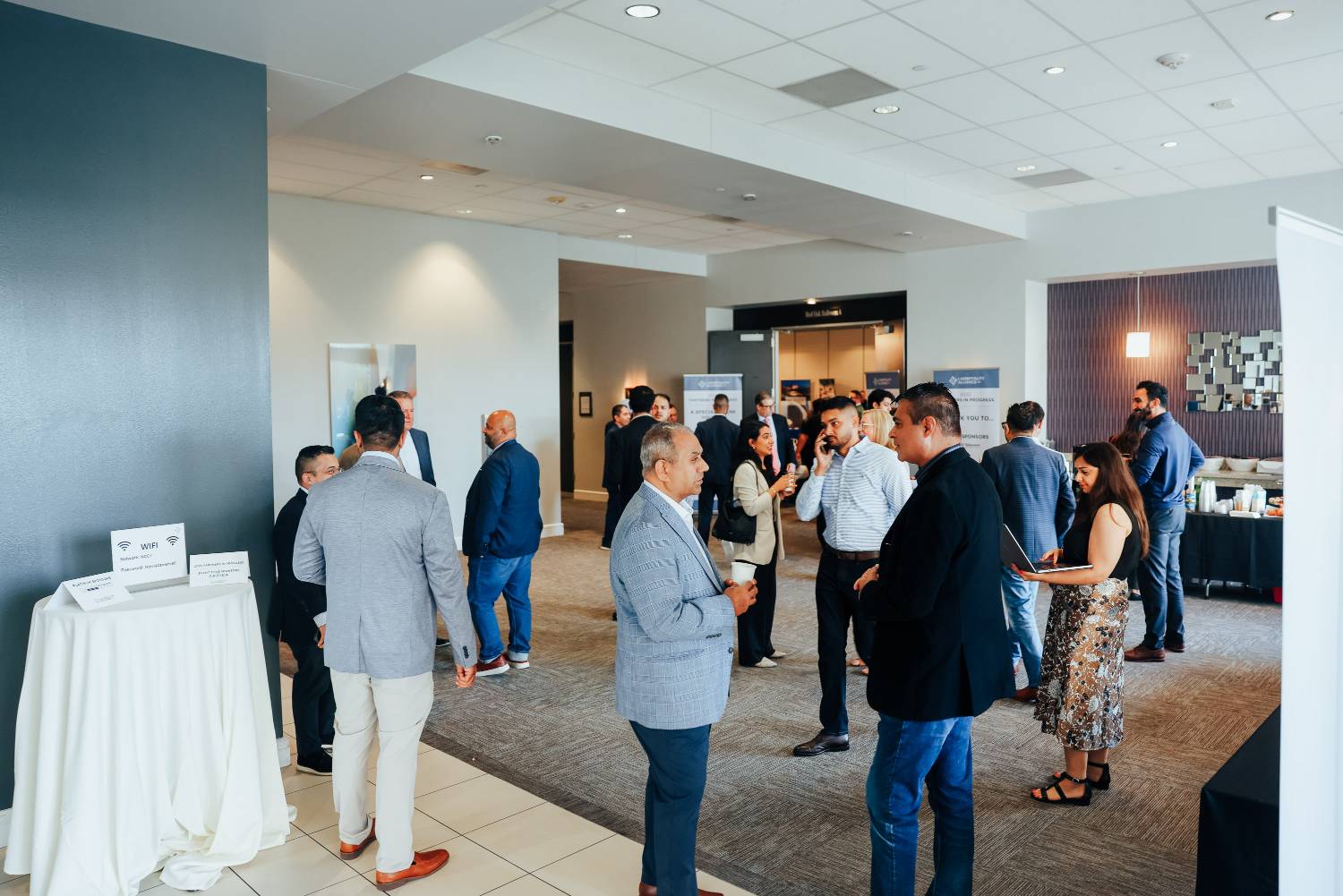 i: 2 j: 0Hotel Exterior