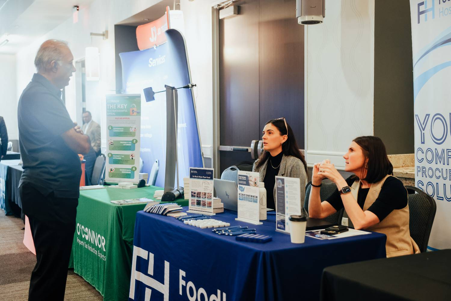 i: 4 j: 0Hotel Exterior