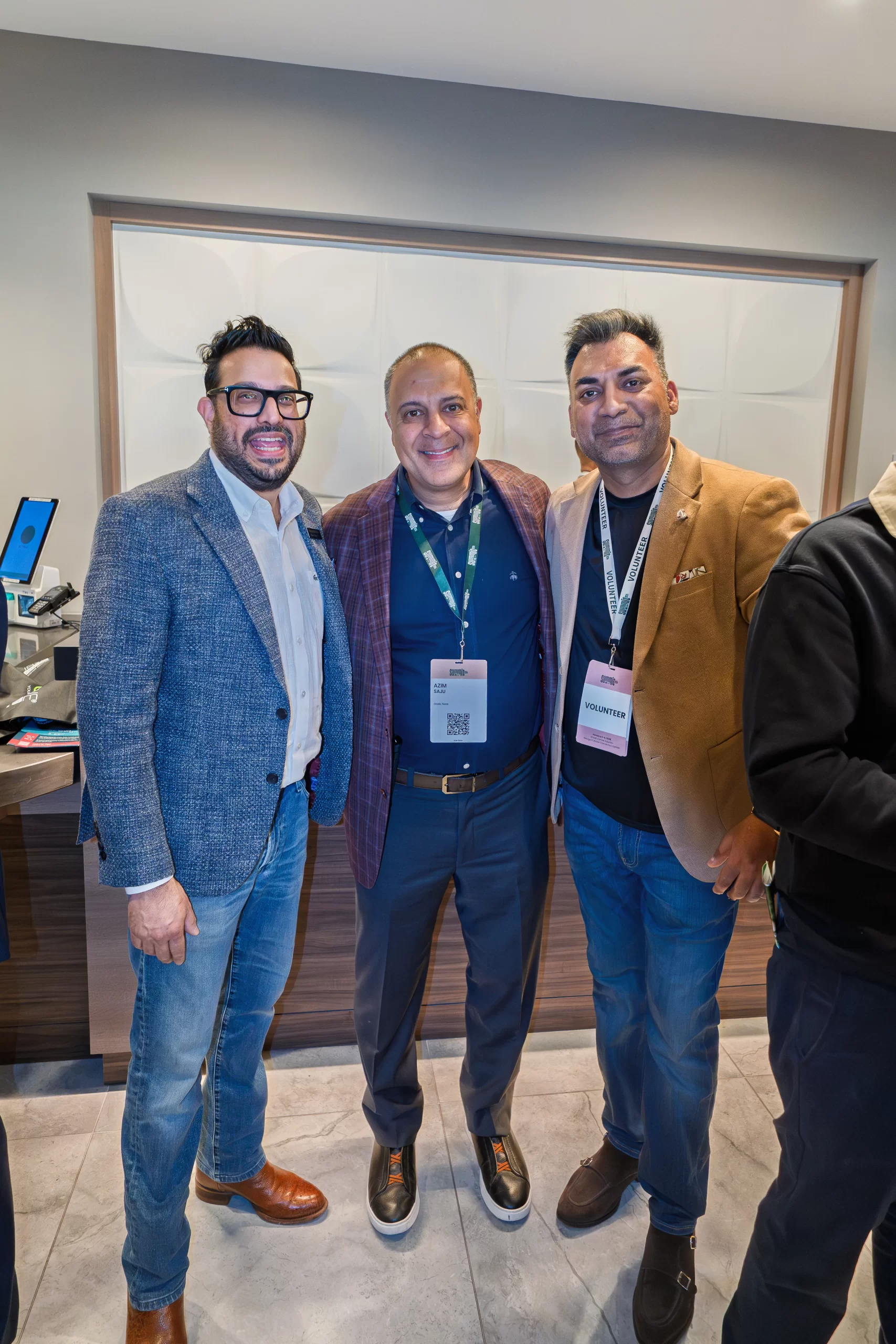 i: 7 j: 5Hotel Exterior