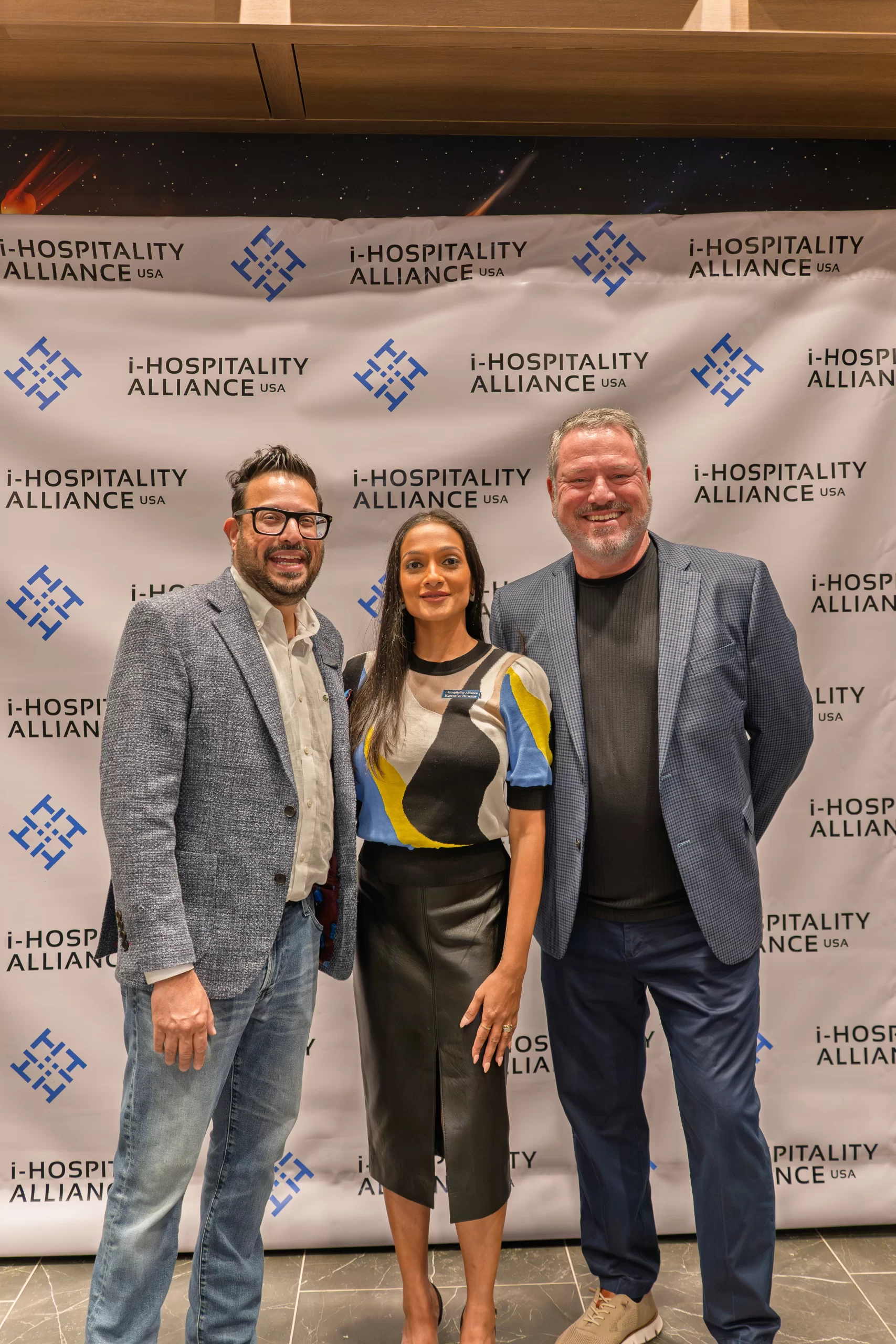 i: 27 j: 25Hotel Exterior